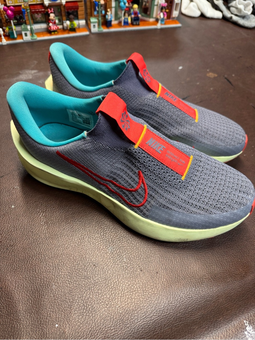 Nike Men's Interact Run Easy on.